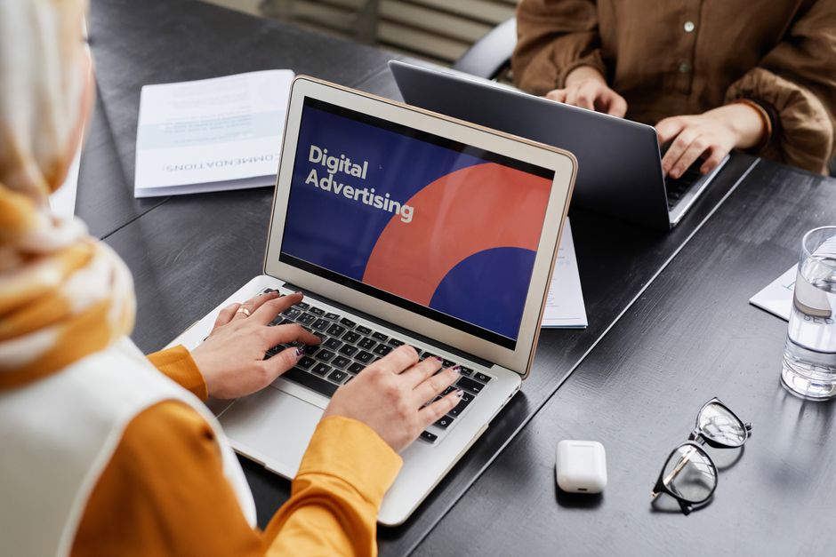 Lernmaterialien und Online-Marketing-Planung